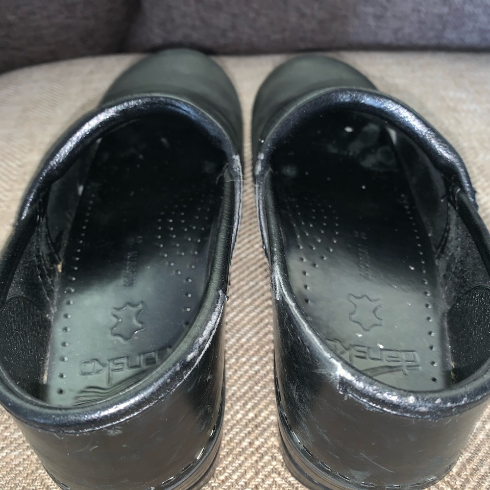 EUC Dansko Clogs Size 39 Narrow. - Picture 7 of 9